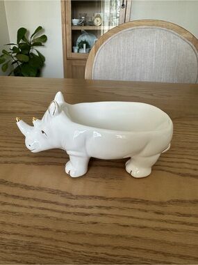 Pier 1 White Ceramic Rhino Trinket or Soap Dish with Gold Accents🦏